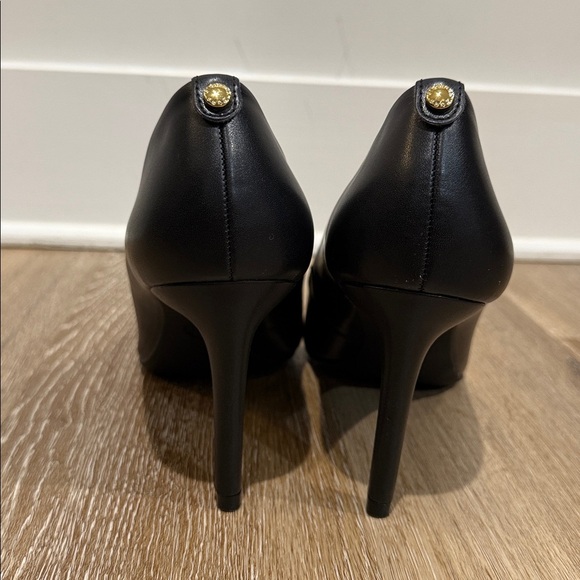 Michael Kors Size 10 Black Heels - Picture 3 of 12